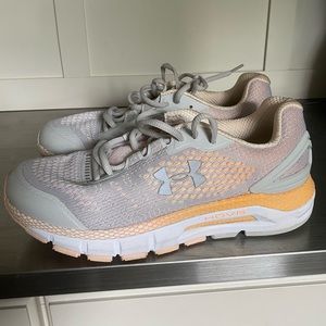 Under Armour HOVR Bluetooth running shoes